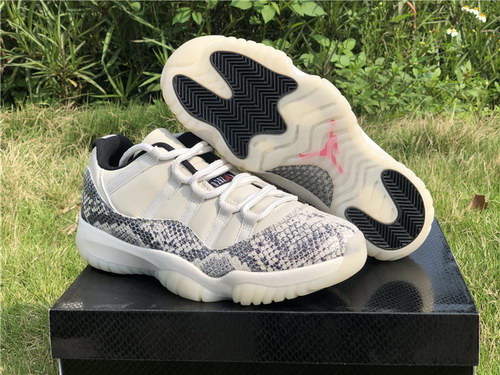 Air Jordan 11 Low Snakeskin White/Black