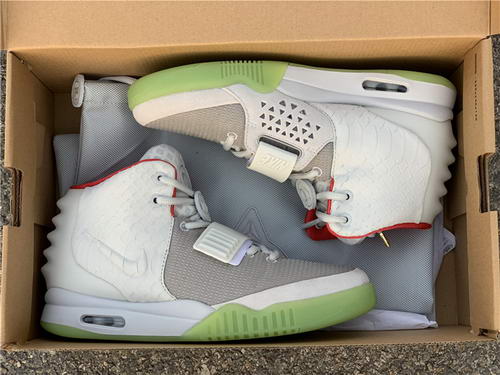 Kanye West xNike Air Yeezy II NRG White