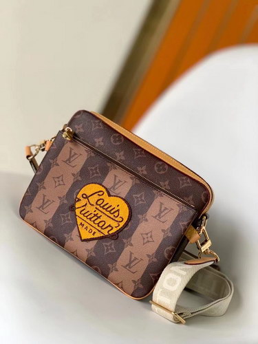 LV Handbags AAAA(Men)-093