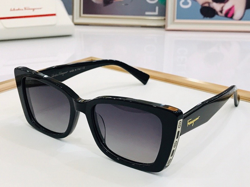 Ferragamo Sunglasses(AAAA)-437