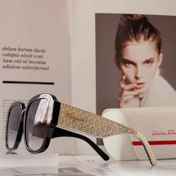 Ferragamo Sunglasses(AAAA)-351