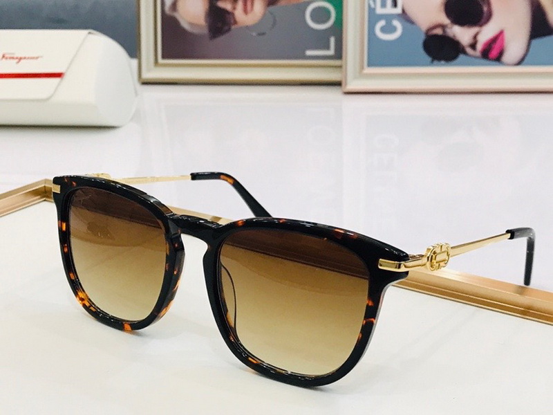 Ferragamo Sunglasses(AAAA)-310