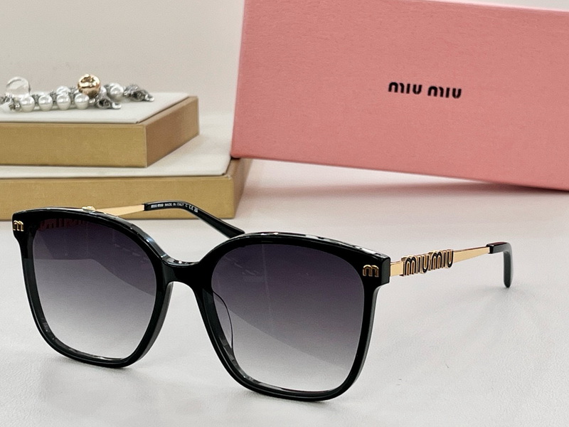 MiuMiu-560