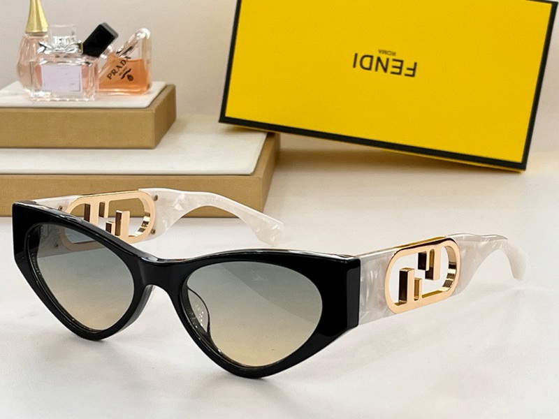 Fendi Sunglasses(AAAA)-423