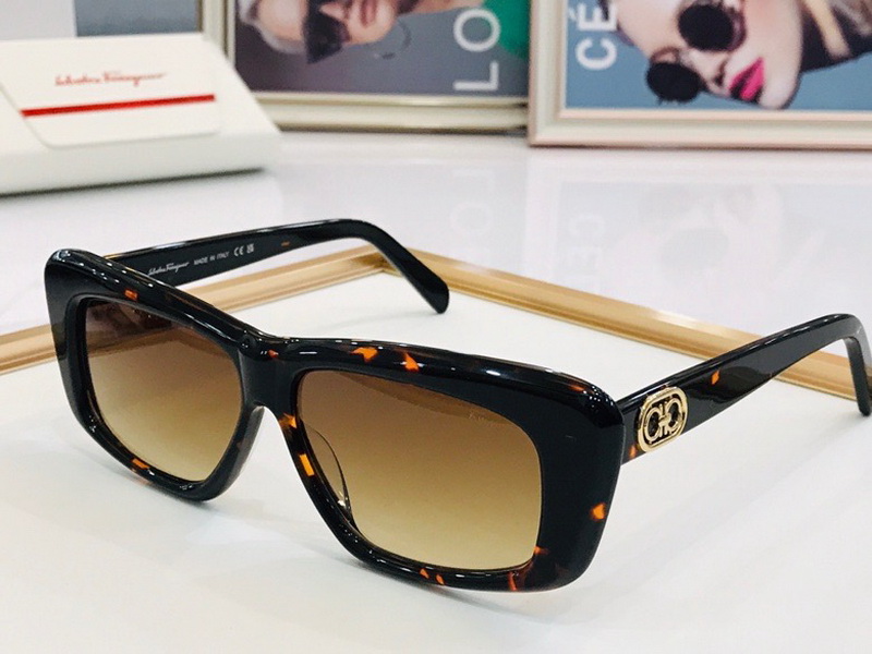 Ferragamo Sunglasses(AAAA)-251