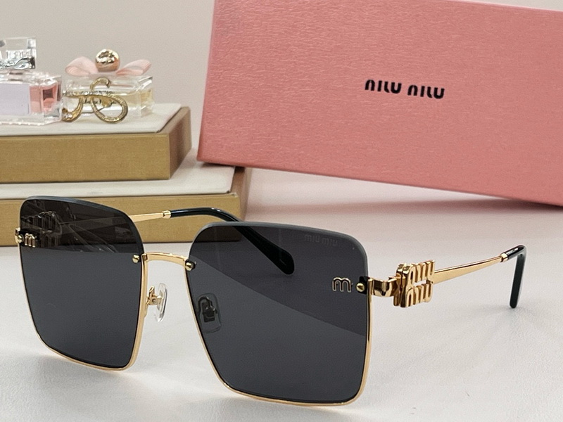 MiuMiu-401