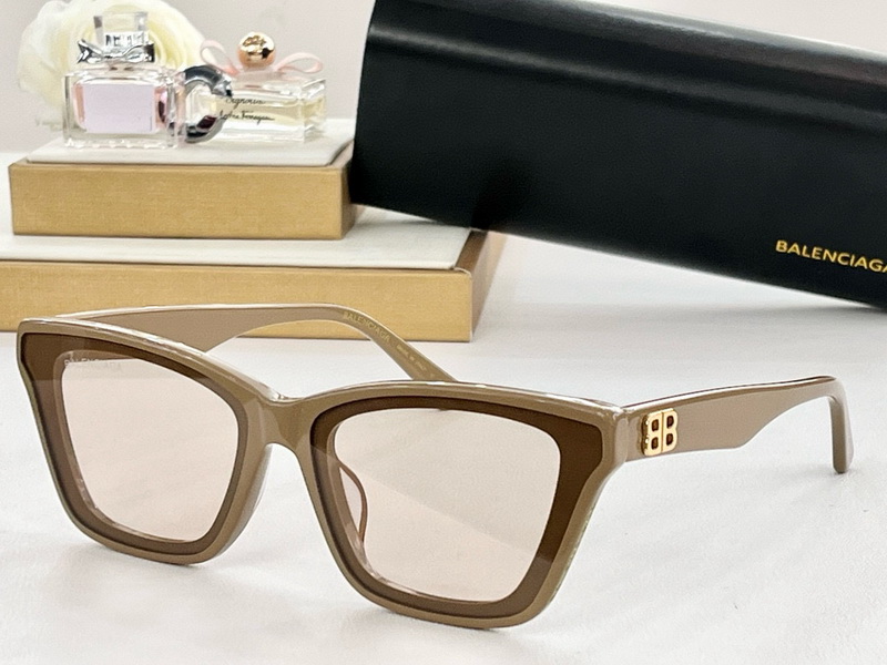 Balenciaga Sunglasses(AAAA)-171