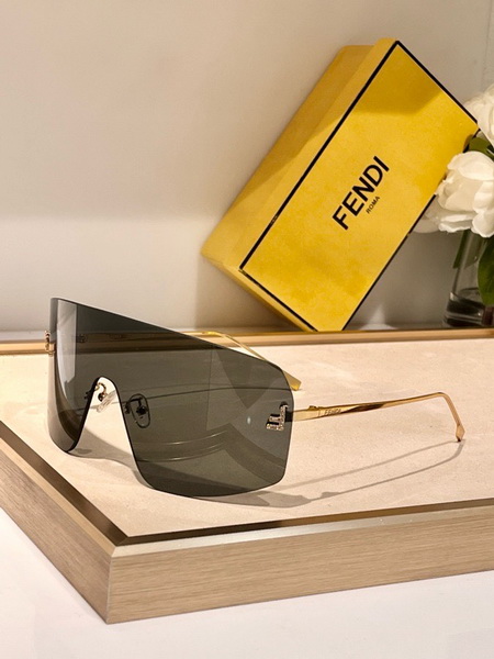 Fendi Sunglasses(AAAA)-323