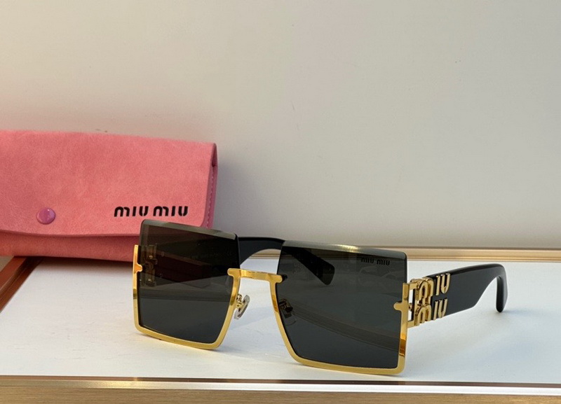 MiuMiu-095