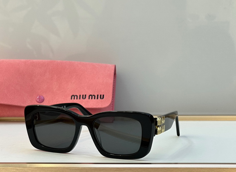 MiuMiu-016