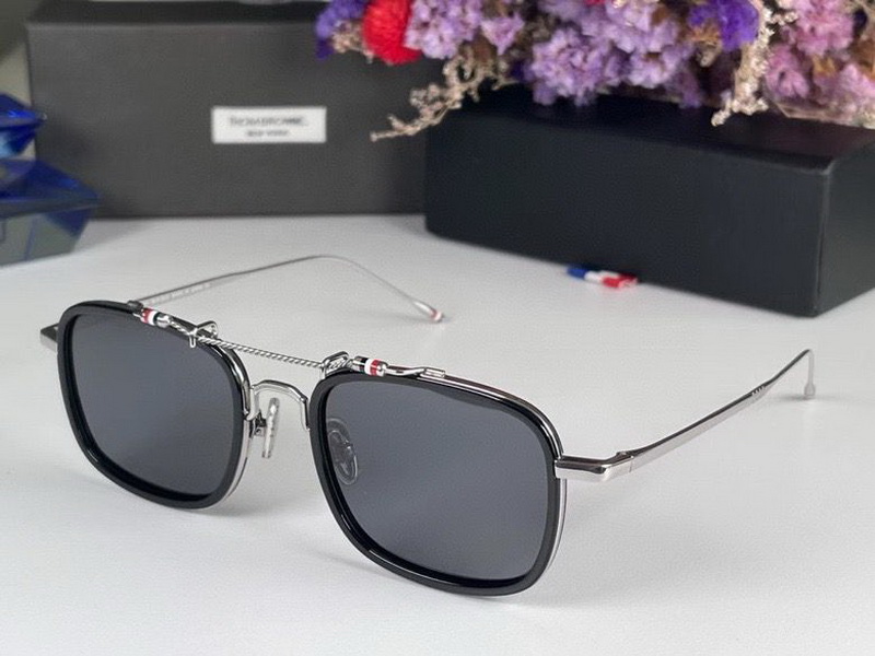 Thom Browne Sunglasses(AAAA)-026