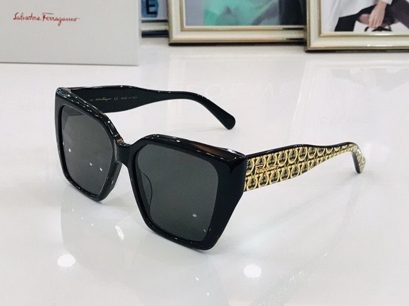 Ferragamo Sunglasses(AAAA)-117