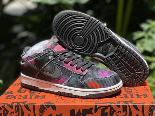 Nike Dunk Low “Graffiti”