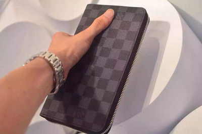 LV Wallets AAA(Men)-008